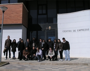 Imagen Alumnos del  I.E.S. Pedro Mercedes visitan el Centro de ...